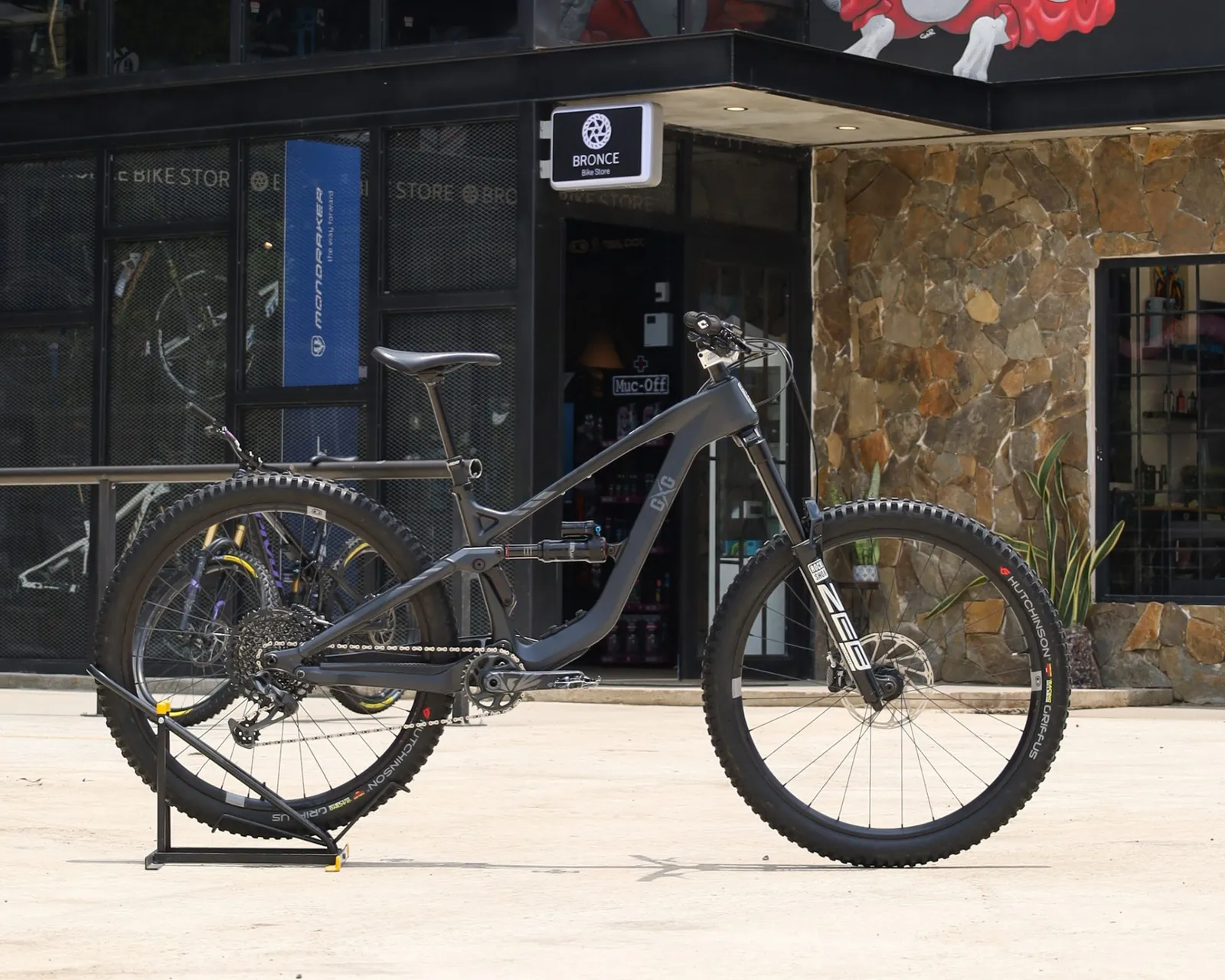 Guerrilla Husqvarna 29 Black