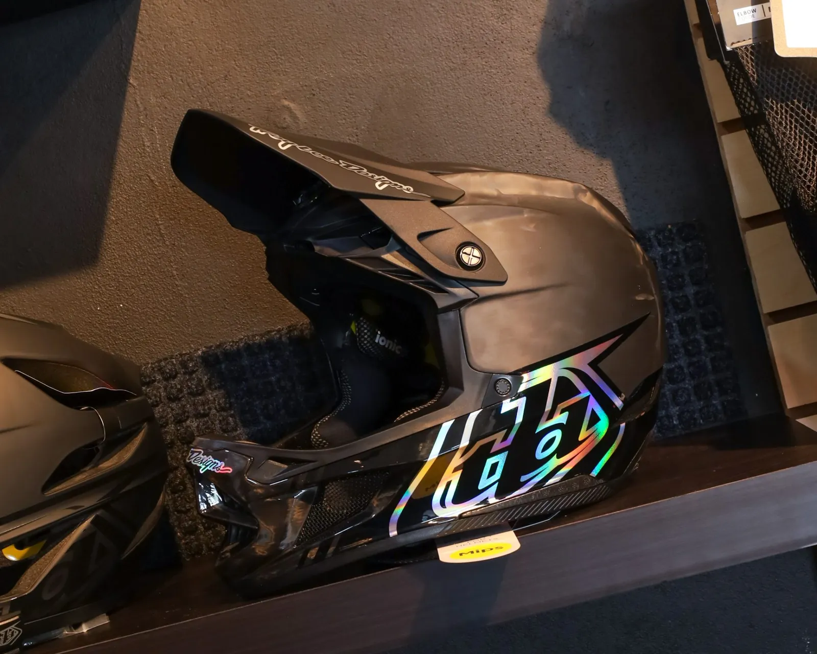 Casco Troy LEE D4 Carbon Stealth Black L Design