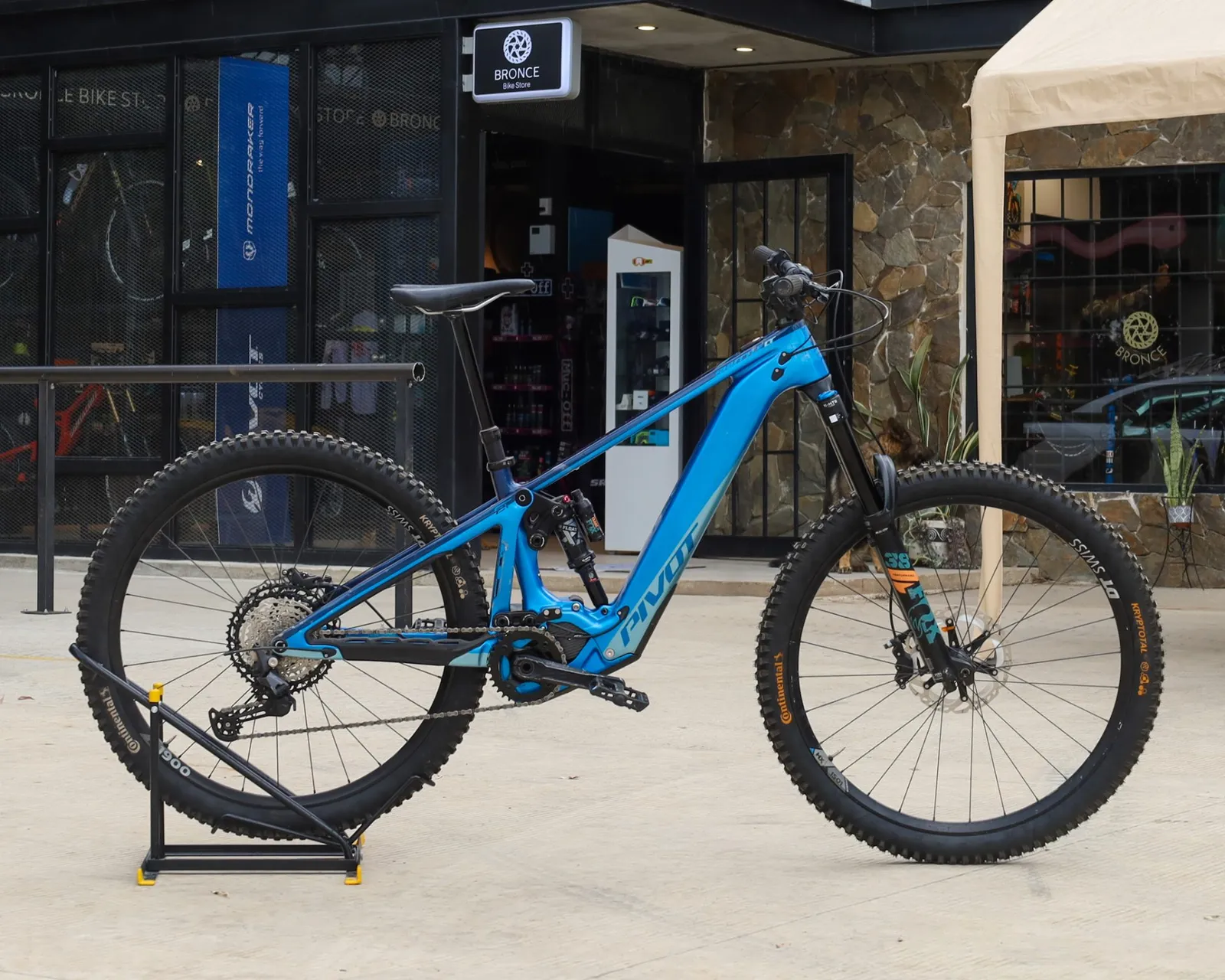 Pivot Shuttle LT