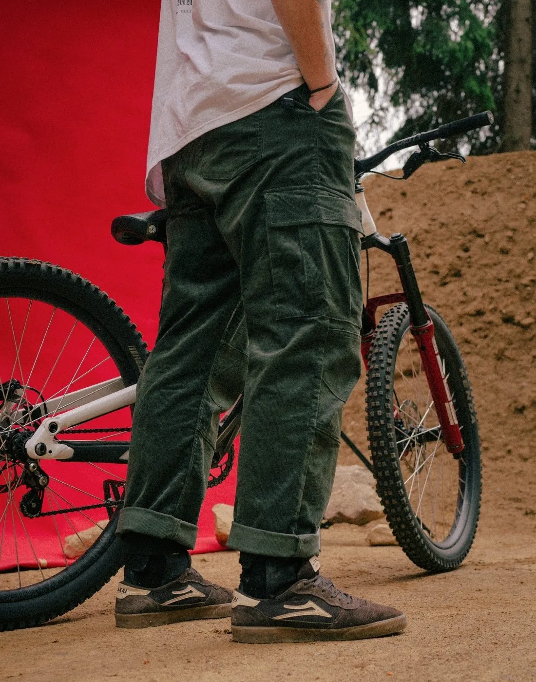 Pantalon Distric Corduroy Cargo Olive L Loose Riders